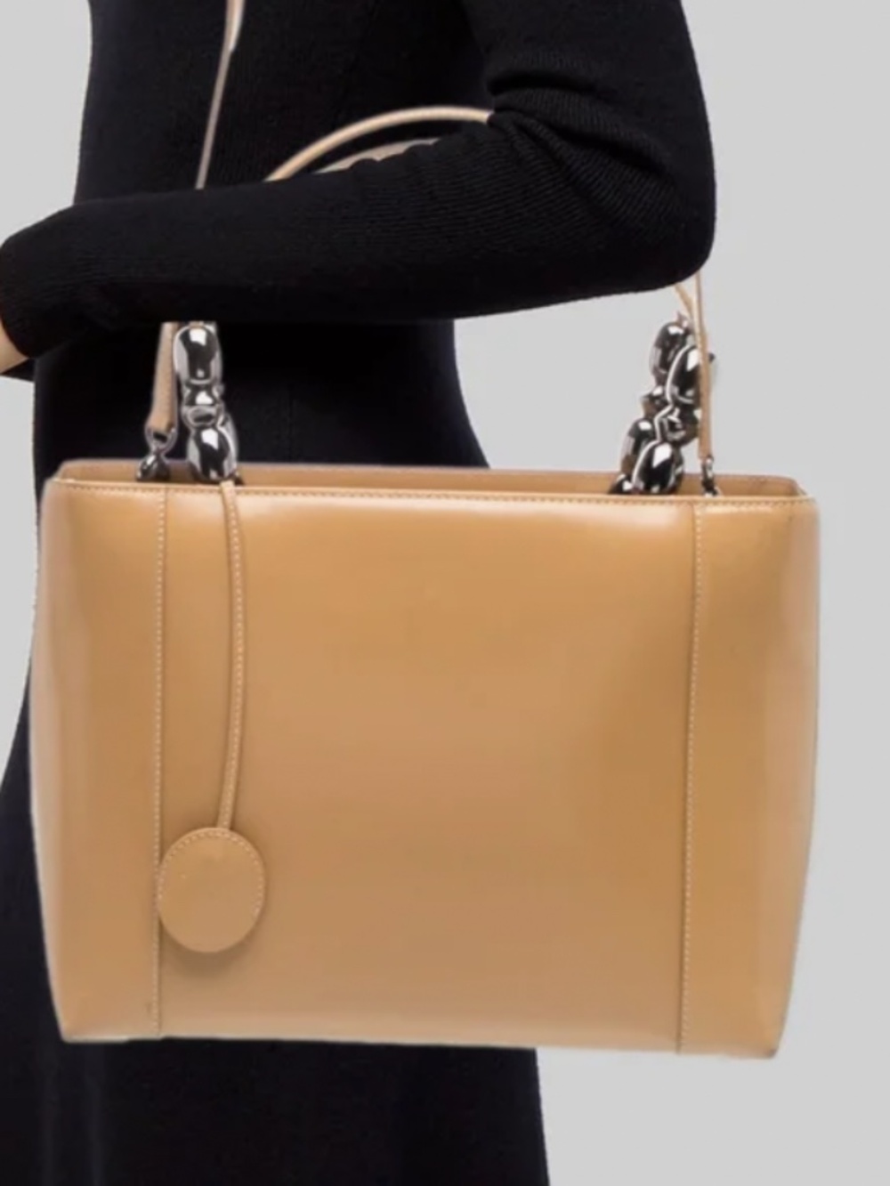 Dior - Picture 1 of 6